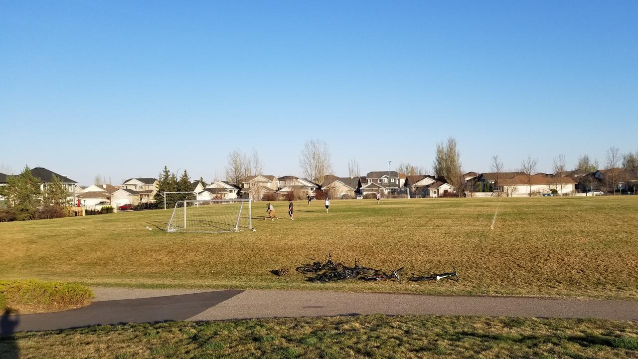 Saskatoon Lashyn Cove Homestay Exterior photo