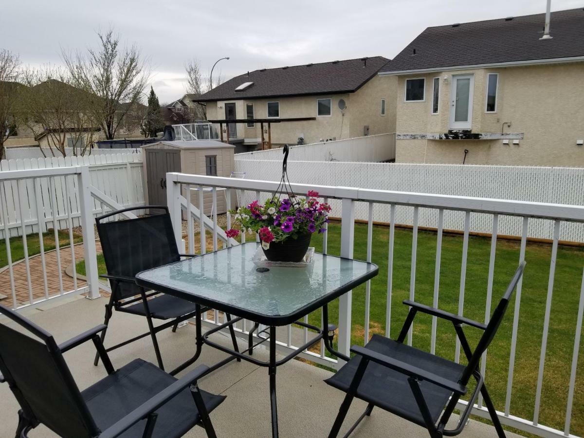 Saskatoon Lashyn Cove Homestay Exterior photo